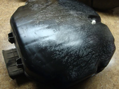 Honda ST1300PA ST1300 ST 1300 2006 filtro de aire caja de admisión cubierta de entrada tapa limpiador Foto 1 de 2