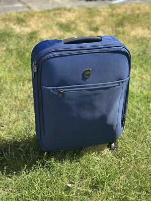Victorinox Avolve 20” Carry On Suitcase Lightweight Expandable Spinner Blue - Image 1 of 4