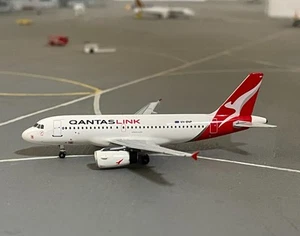 Aeroclassics 1:400 Qantaslink Airbus A319-100 VH-8NP (AC411345) Qantas - Picture 1 of 6