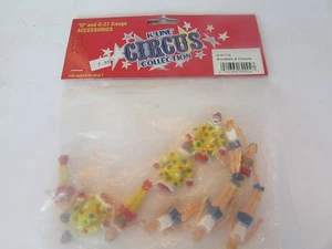 K-Line K41712 Acrobats & Clowns  Circus Accessory New 0-27 Gauge  M15 - Picture 1 of 2