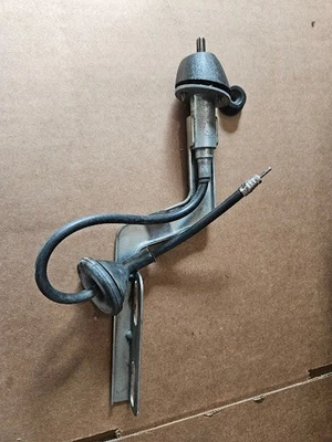 Pontiac Solstice 2006 soporte de montaje de antena de radio OEM (leer descripción) Foto 1 de 2