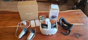 Meta Quest 3 512GB VR Headset with Open Facial Interface & Rechargable AA Batts - Picture 1 of 8