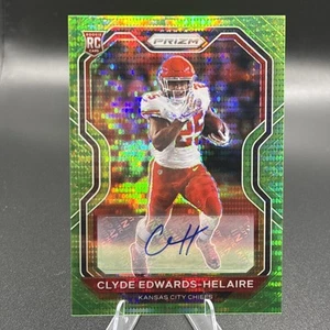 Clyde Edwards Helaire #328 Rookie Auto Green Pulsar 2020 Panini Prizm Fútbol - Imagen 1 de 2