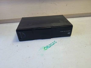 2001-2002 LINCOLN TOWN CAR 6 CD CHANGER OEM YW1F-18C849-AD - Picture 1 of 3