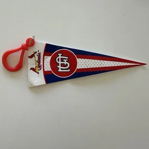 2017 MLB Mini 4.25” Mini Pennant Key Chain - St Louis Cardinals - Picture 1 of 2