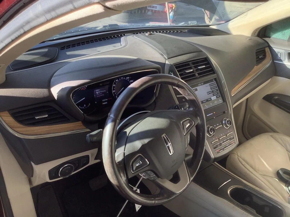 Panel de tablero usado se adapta a: Lincoln MKC Grado A 2016 Foto 1 de 4