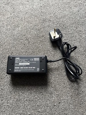 JVC AC Power Adapter AA-V15 Model No: AA-V15EK with Power Supply - Image 1 of 4
