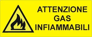 2 TARGHETTE ADESIVE ISO 7010 "ATTENZIONE GAS INFIAMMABILI" SEGNALETICA PERICOLO - Picture 1 of 1
