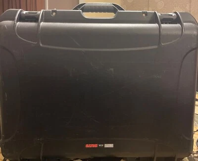 Mackie DL1608 16 Channel iPad Controlled Mixer with IPad and Carrying Case - Image 1 of 2