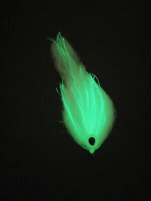 2-5" Weedless Flies Glow In The Dark Pike Bass Muskie Striper Walleye Flies  - Image 1 of 4