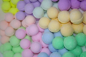bath bombs lot 3.0 oz lot of 50 Assorted mix - Picture 1 of 5