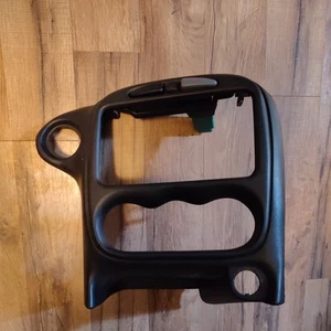 1999 2000 2001 2002 2003 2004 2005 Pontiac Grand Am Center Dash Radio Bezel Trim - Picture 1 of 8