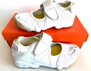 Nike AIR RIFT Perforated Leather Gym Running Max Jogging Shoe Womens size 11 NIB - Picture 1 of 16