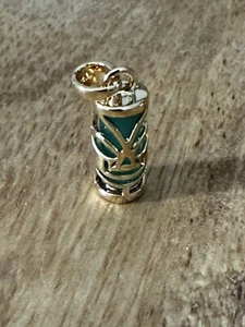 Colgante Tiki Polinesio Piedra Ágata Verde Chapado de Oro 18 Quilates 750/000 - Imagen 1 de 5