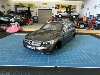 1:18 Mercedes GLC Norev - Immagine 1 di 4