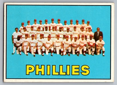Tarjeta del equipo 1967 Topps #102 Philadelphia Phillies con Richie Allen y Jim Bunning Foto 1 de 3