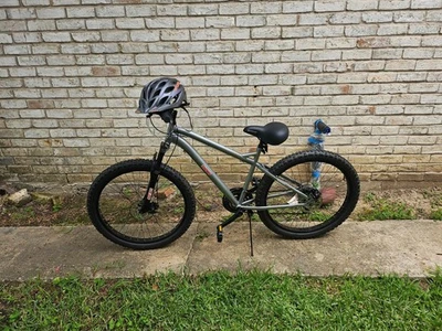 禧玛诺自行车灰色二手 — 第 1/4 张图片