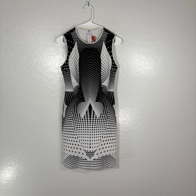 Vestido Clover Canyon para mujer mediano negro blanco geométrico sin mangas vaina midi Foto 1 de 4