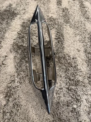 Cadillac Deville 1966 parachoques extremo luz trasera carcasa Foto 1 de 4