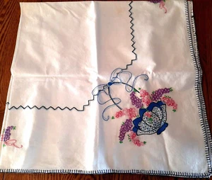 De Colección Mantel Cuadrado Artesanal 42" Bordado Colgando Flores Cestas MCM - Imagen 1 de 7