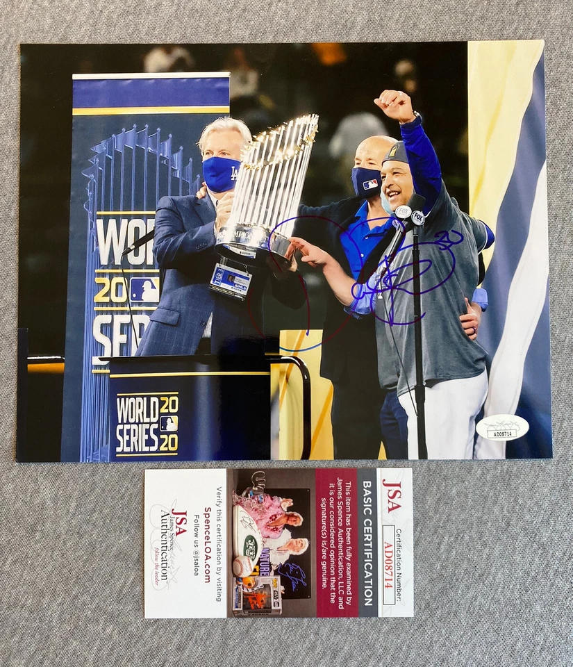 DODGERS- DAVE ROBERTS AUTOGRAPH 8x10 PHOTO 2020 WORLD SERIES CHAMPS JSA AD08714 - Image 1 of 1