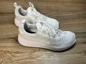 New Men’s size 9 ADIDAS Swift Run Sneaker SHOES white running - Picture 1 of 11