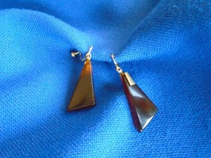 Vintage Screwback Dangle Drop Earrings Pretty Rich Root Beer Colored Plastic Uns - Picture 1 of 3
