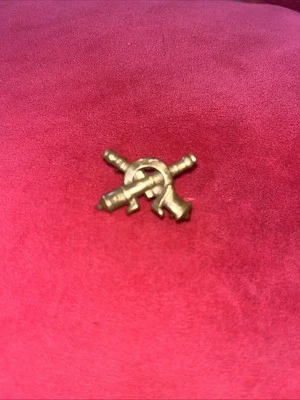 Vintage British ARMY  Royal Artilery Insignia Badge - Image 1 of 4