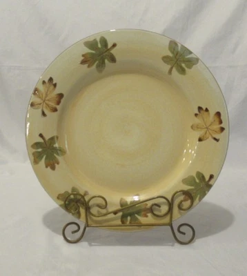 Plato redondo para servir video Pottery Barn hojas de otoño verde amarillo 12" Foto 1 de 4
