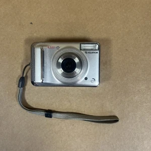 Fujifilm FinePix A600 Digital Camera- Selling For Parts Only. - Picture 1 of 4