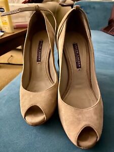 Ralph Lauren Purple Label Collection - grey suede wedge heels, size 7.5B (US) 
