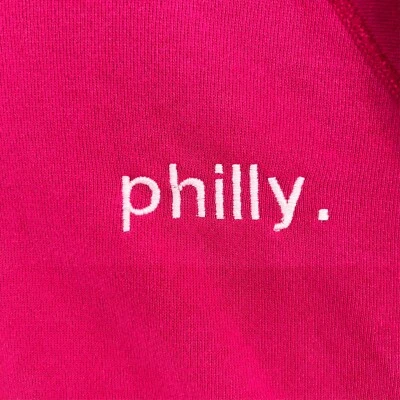 Sudadera Rosa Vintage Años 90 PHILLY Logo HANES HER WAY Hecha en EE. UU. Para Mujer 2X Foto 1 de 4