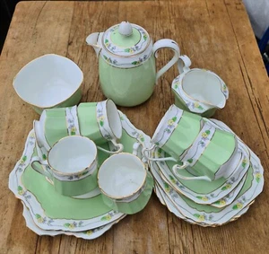 ANTIGUO JUEGO DE CAFÉ HEATHCOTE CHINA EL PATRÓN DELL 21 PIEZAS + 2 PLATOS PARA PASTELES - Imagen 1 de 3