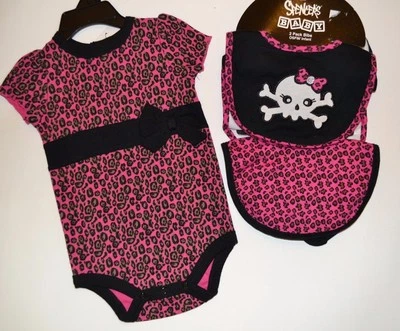 Комбинезон Spencer's Baby цельный розовый леопард гепард и соответствующий нагрудник комплект - Изображение 1 из 4