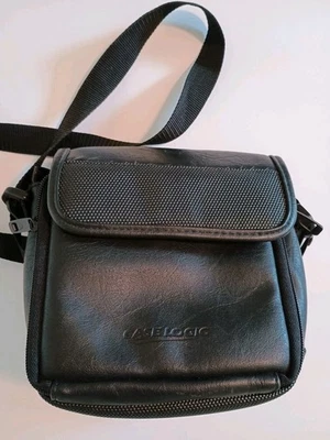 Bolso de hombro pequeño Case Logic con correa y cinturón colgante para viajar Foto 1 de 4