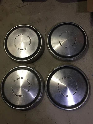 Комплект из 4 колпаков ступицы для тарелок для собак 1973–1984 Ford F-150 F100 - Изображение 1 из 4