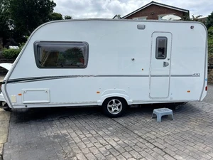 SWIFT ABBEY 470 2008 2 BERTH LIGHTWEIGHT CARAVAN + ACCS +AWNING - Picture 1 of 12