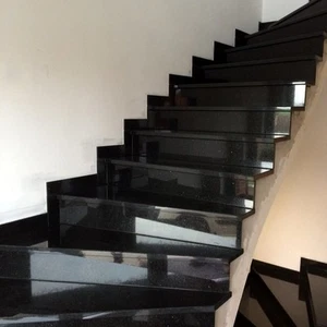 Trittstufe Star Galaxy poliert Naturstein dunkel Treppenstufe Innentreppe Granit - Bild 1 von 4