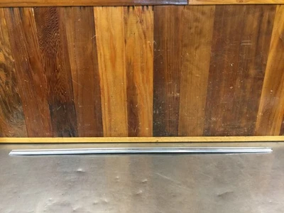 Austin America • Guardabarros trasero original del lado del pasajero. Usado. KQ421 Foto 1 de 4