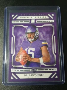 Dallas Turner - Photogenic Football 2024 - Vikings - Rookie Portraits - RC - Bild 1 von 2
