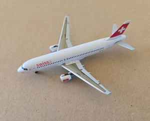 1:400 Airbus A320-200 Swiss International Air Lines HB-IJD Witty Wings - Picture 1 of 5