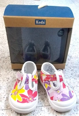 Sandalia NUEVA CON ETIQUETAS KEDS Champ TC T Correa Floral Color Blanco Flor Niñas Bebé Recién Nacido Foto 1 de 4