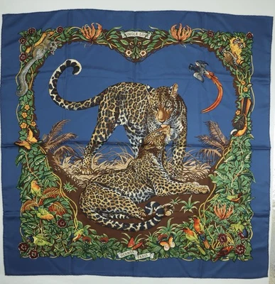 Bufanda de seda vintage Hermes Carre 90 Jungle Love leopardo azul usada Foto 1 de 4