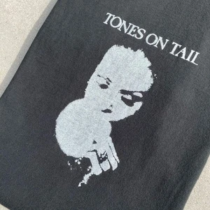 Vtg 90’s Y2K Tones On Tail Goth Punk Rock Bauhaus Band Distressed Black Tee - Picture 1 of 9