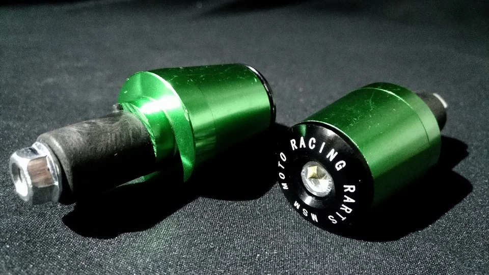 TERMINALI PESI MANUBRIO MOTO VERDE 15,5  MM UNIVERSALE  NAKED SBK - Immagine 1 di 1