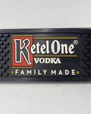 Tapete de barra Kettle One Vodka trilho de borracha pesado 20,5” X 3,5” - Excelente estado usado - Imagem 1 de 4