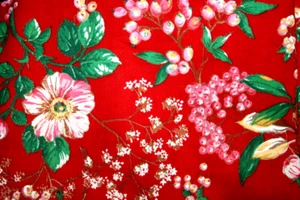 LARGE FLOWERS AND PINK  BERRIES BY JOAN MESSMORE - 100% COTTON FABRIC - Picture 1 of 3