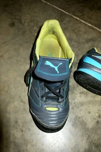 ❤️PUMA Sz.4 YOUTH KID TENNIS SHOES SPORTS WALK RUNNING HIKING SUMMER FUN LEATHER - Picture 1 of 6