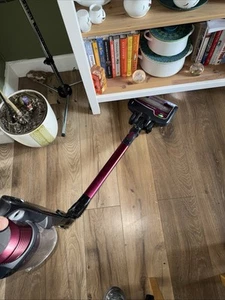 Shark IZ251 UKT Purple Cordless Duo Brush Vacuum Cleaner - Picture 1 of 23