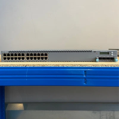 Juniper EX4300-24P with EX-UM-4X4-SFP Module, 1x 715W PSU, 2x Fans | Refurbished - Image 1 of 3